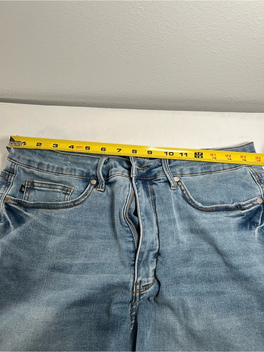 Judy Blue 1X Light Wash Denim Jean Shorts‎ - Picture 4 of 6